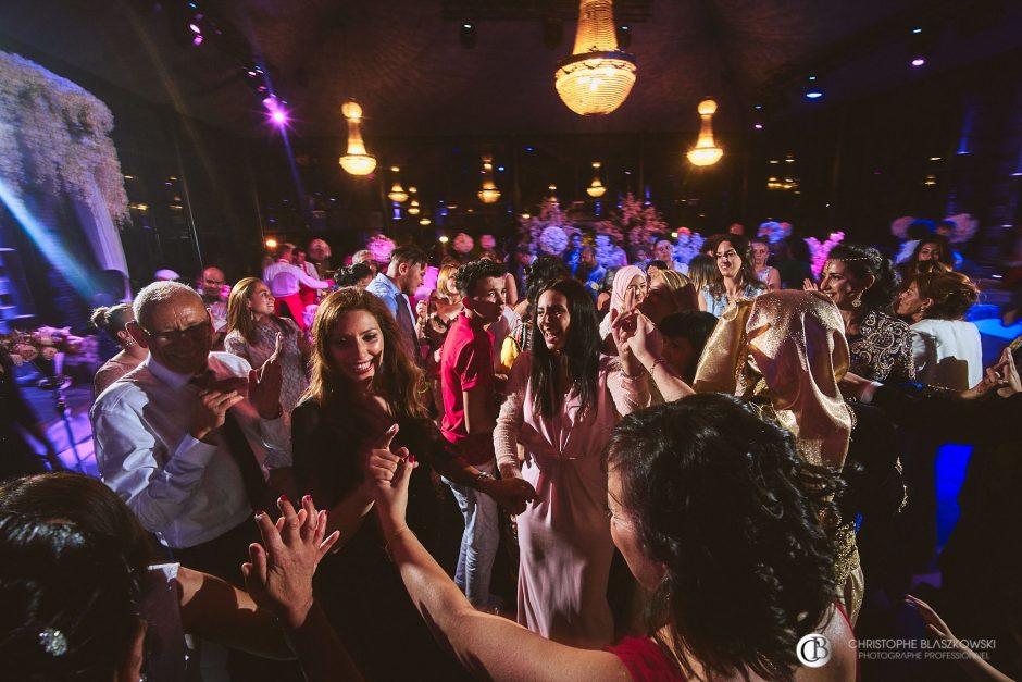 Photographe Mariage | Un mariage oriental au château de Bourgogne : Une célébration majestueuse pour Dhabia et Monir