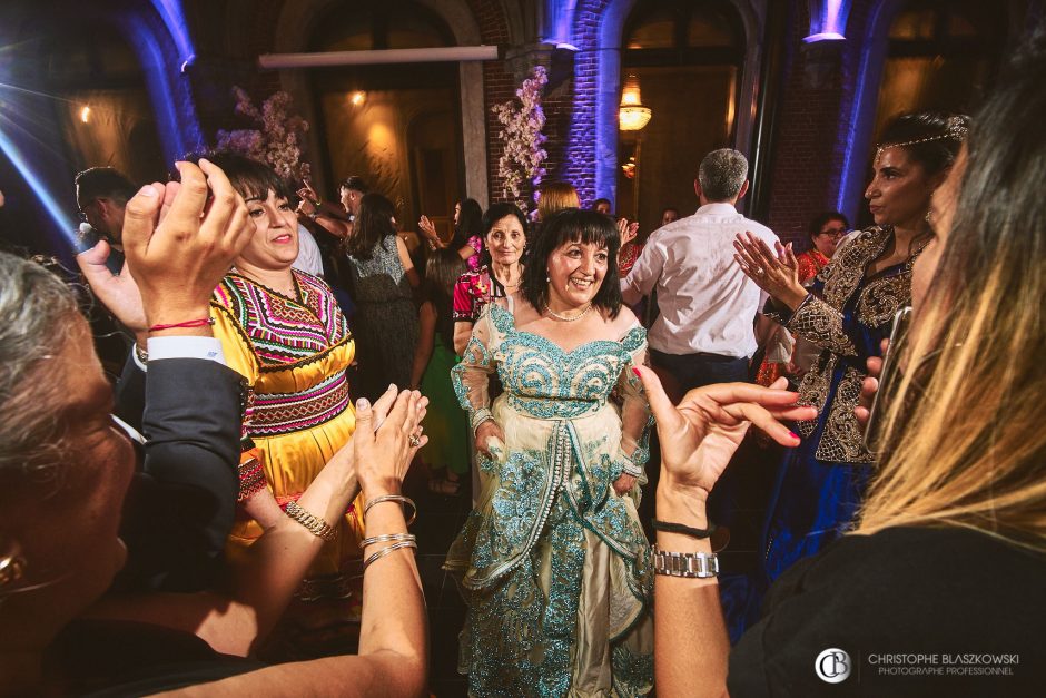 Photographe Mariage | Un mariage oriental au château de Bourgogne : Une célébration majestueuse pour Dhabia et Monir