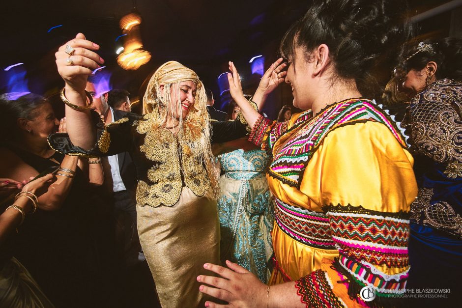 Photographe Mariage | Un mariage oriental au château de Bourgogne : Une célébration majestueuse pour Dhabia et Monir