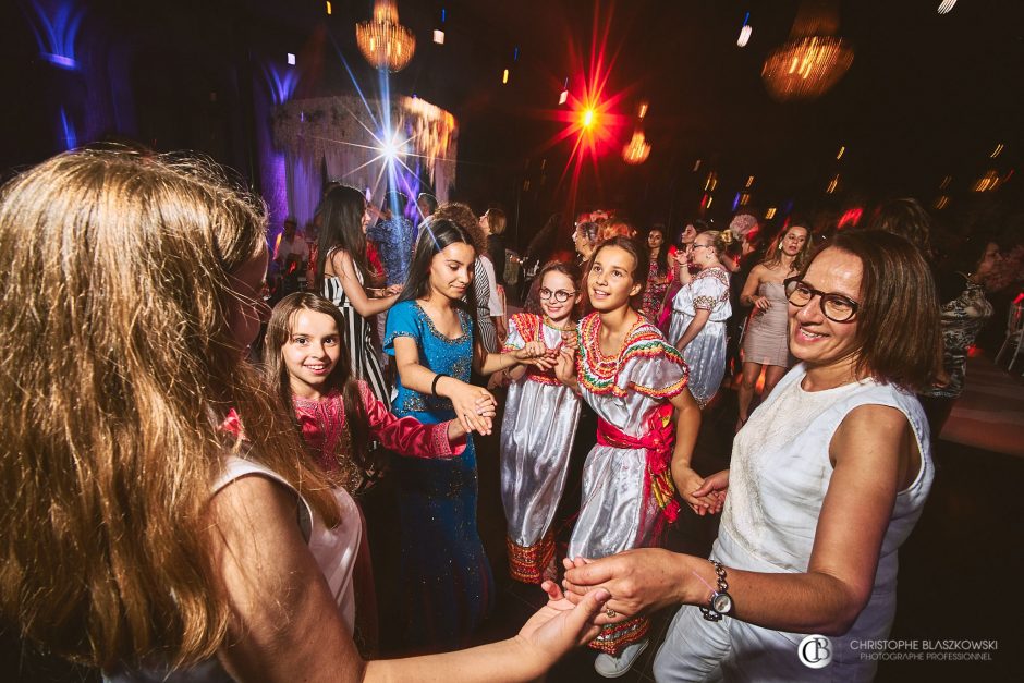 Photographe Mariage | Un mariage oriental au château de Bourgogne : Une célébration majestueuse pour Dhabia et Monir