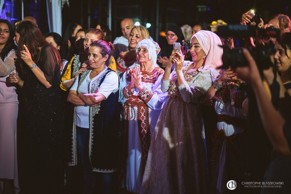 Photographe Mariage | Un mariage oriental au château de Bourgogne : Une célébration majestueuse pour Dhabia et Monir