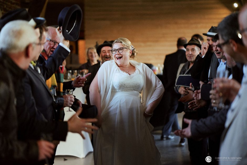 Photographe Mariage | Un Mariage Éblouissant à la Traxène : Julie et Gwenaël, un Voyage dans les Années Folles