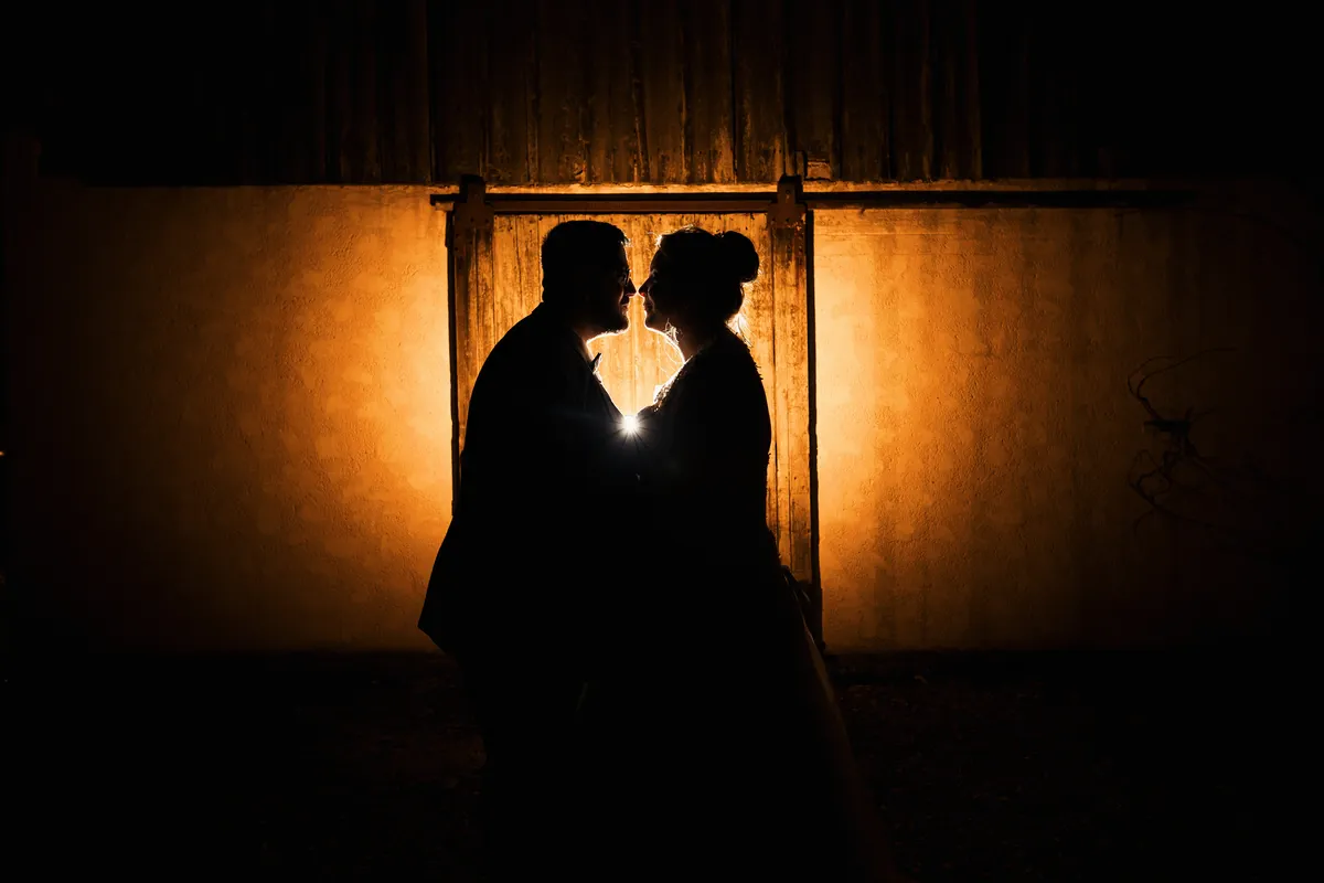 Photographe mariage versailles - Photos de couples à la Ferme du Genièvre.