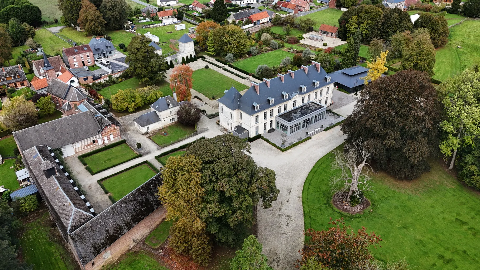 Vue aérienne générale du Château de Couturelle